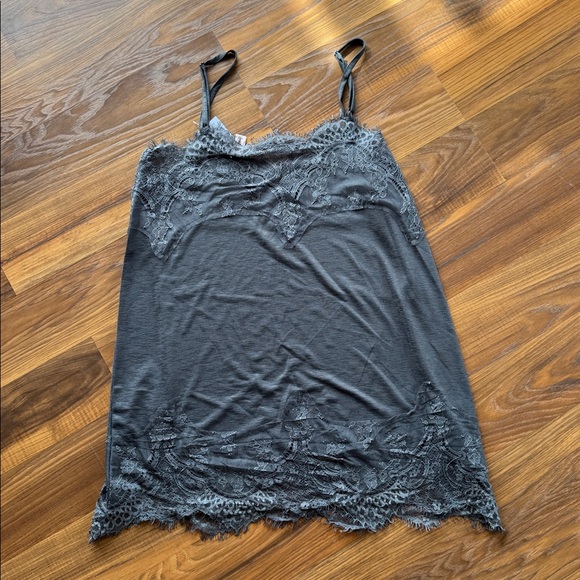 Tank - Picture 2 of 2